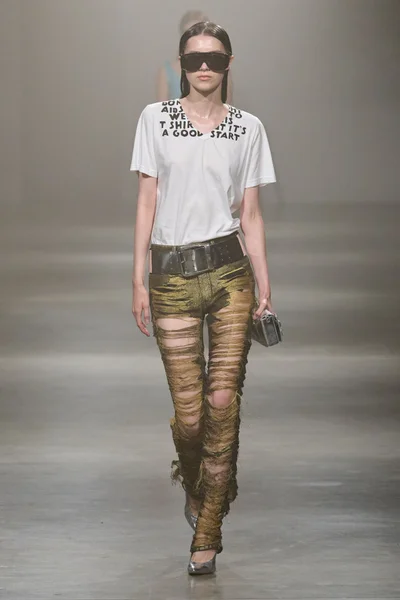 Look 34